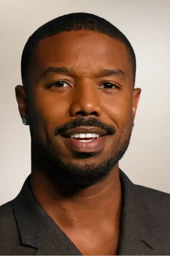 Michael B. Jordan ses med en frisure der passer perfekt til mænd med tyndt hår