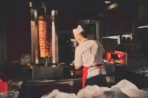 Billede af kebab mens den bliver lavet