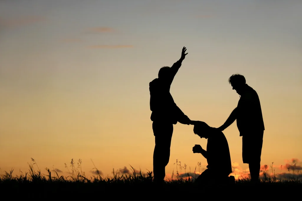 Billede af mænd der nyder deres hobby