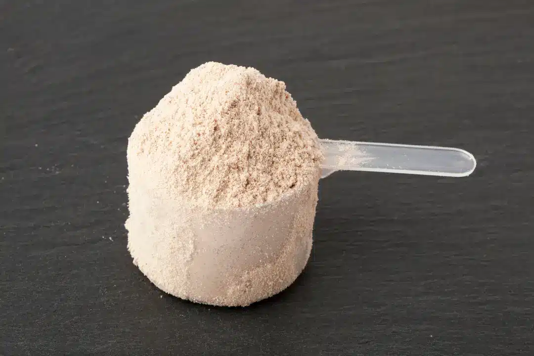 Billede af protein pulver der "måske" er blevet for gammelt